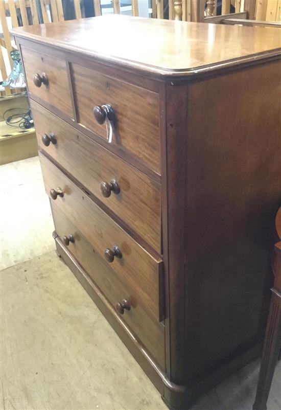 Victorian mahogany chest of drawers